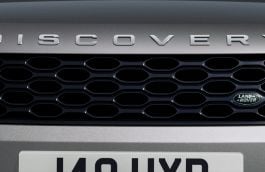 Discovery Dynamic Front Grille - Gloss Black Grille Bars and Surround, 21MY onwards