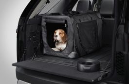 Discovery Pet Transportation Pack - Ebony, with Rear Air Conditioning
