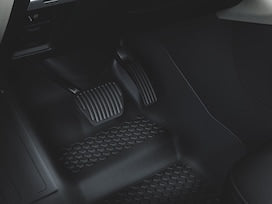 Land Rover Defender Deep-Sided Rubber Mats - RHD, 110, 5 seat
